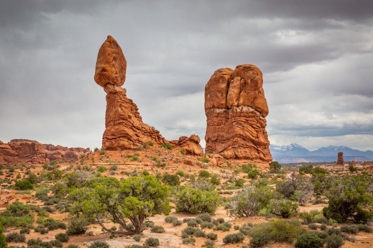140 Arches NP, Balanced Rock.jpg